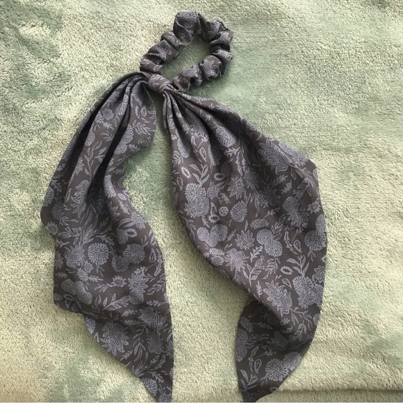 Hair Scarf Scrunchie - Picture 1 of 1